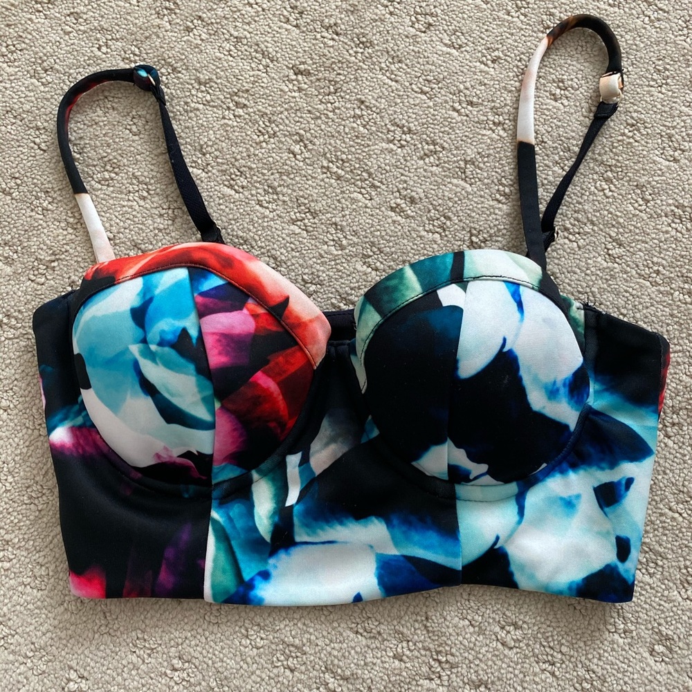 Bebe Floral Print Crop Top/Layering Brassiere